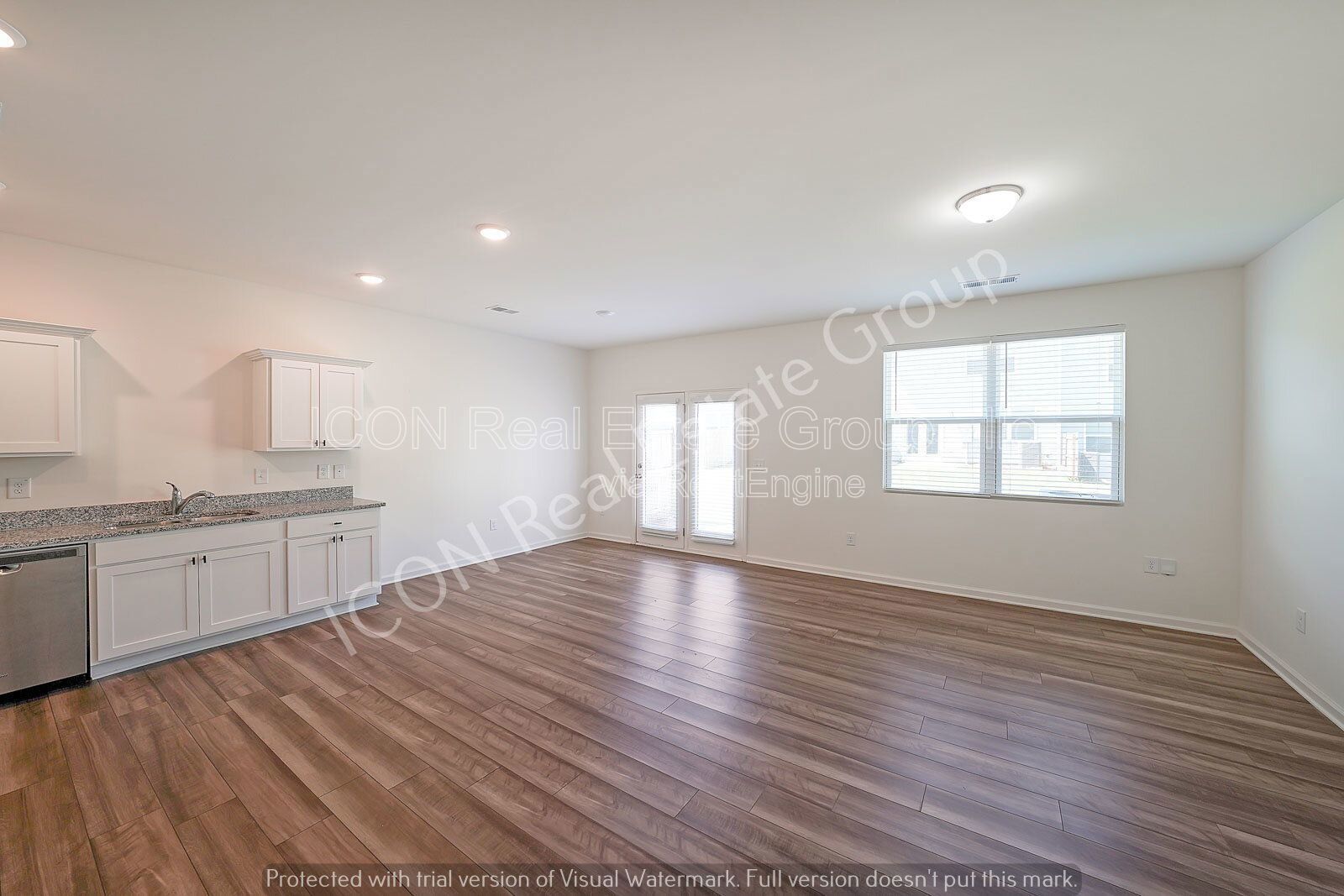 3/2.5 Townhouse close to 41 and downtown property image