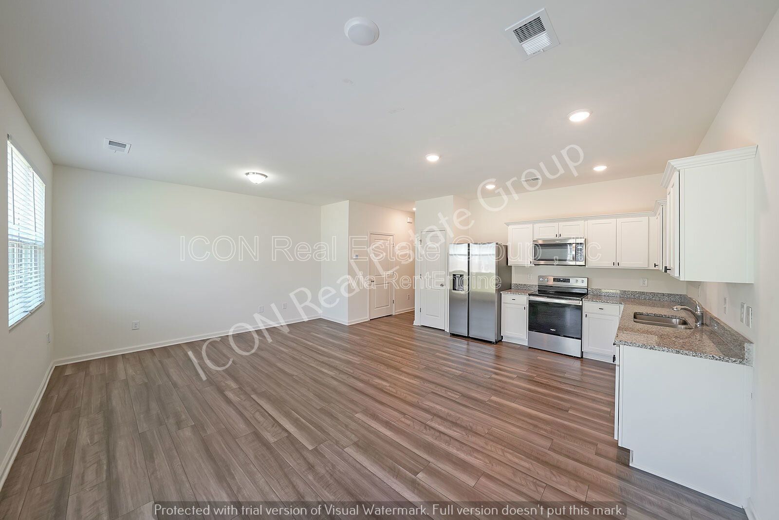 3/2.5 Townhouse close to 41 and downtown property image