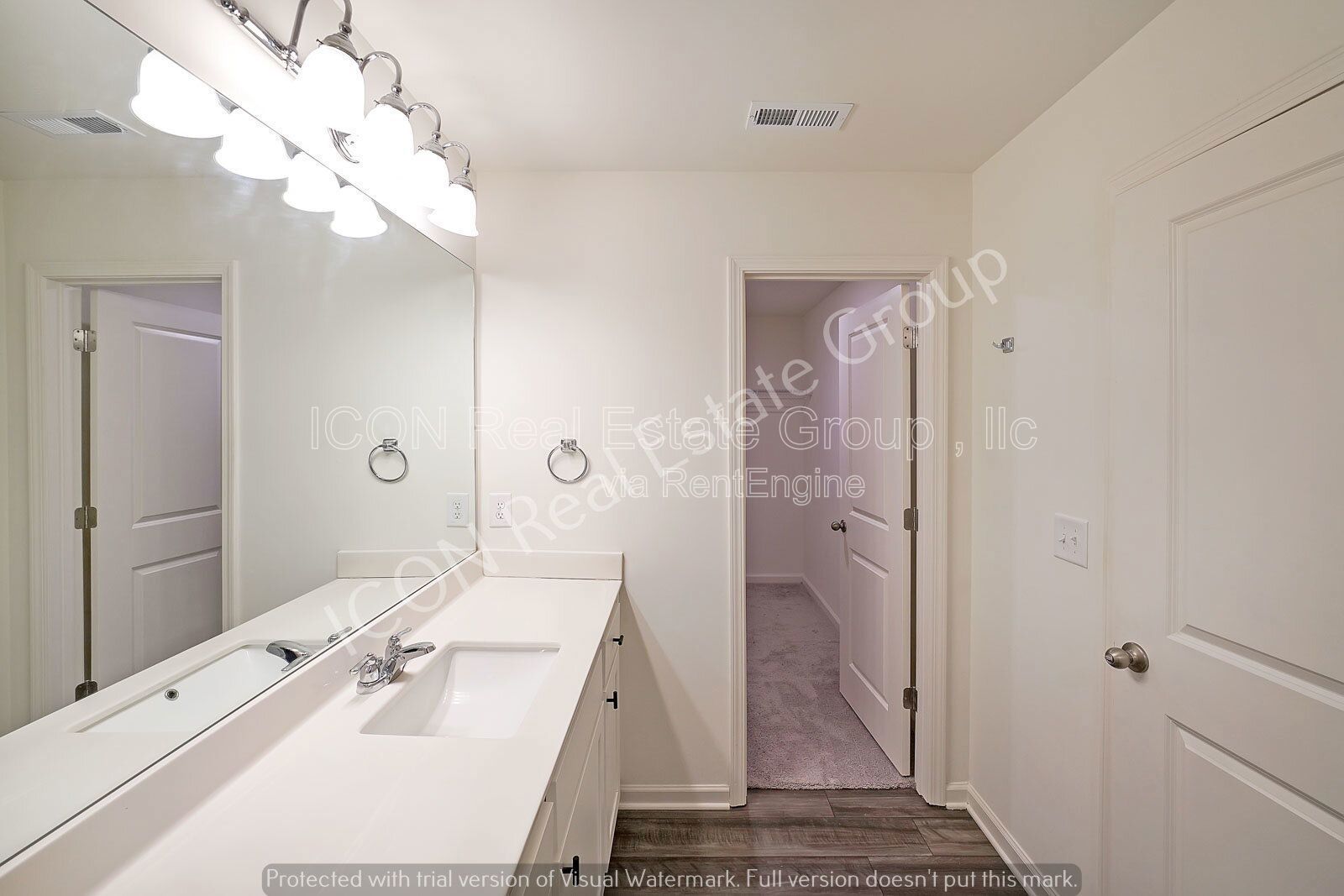 3/2.5 Townhouse close to 41 and downtown property image