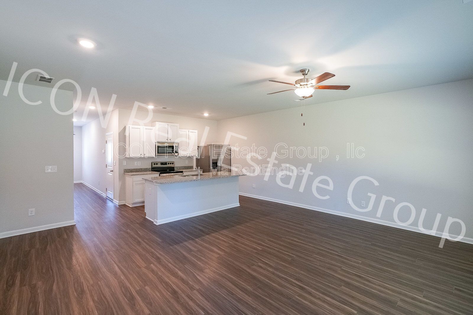 Beautiful 3-Bedroom Townhome with Modern Finishes & Prime Location! property image