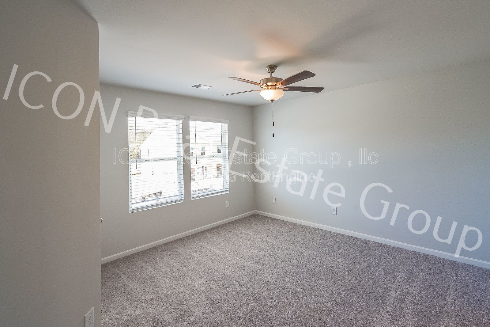 Beautiful 3-Bedroom Townhome with Modern Finishes & Prime Location! property image