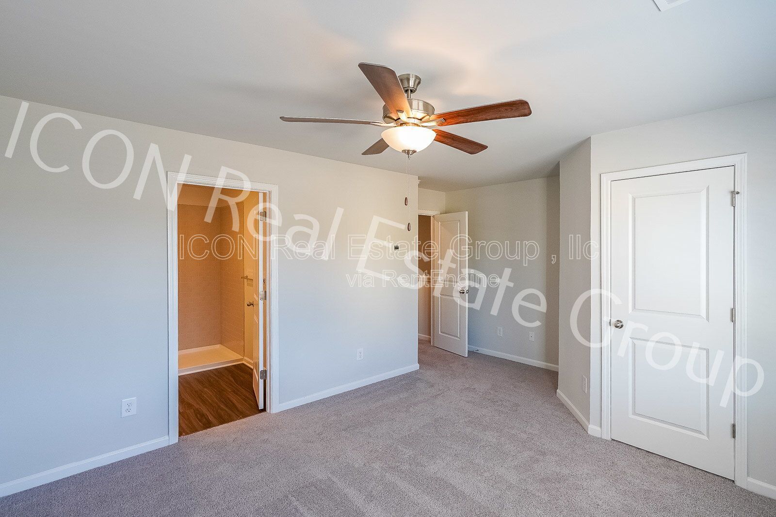 Beautiful 3-Bedroom Townhome with Modern Finishes & Prime Location! property image