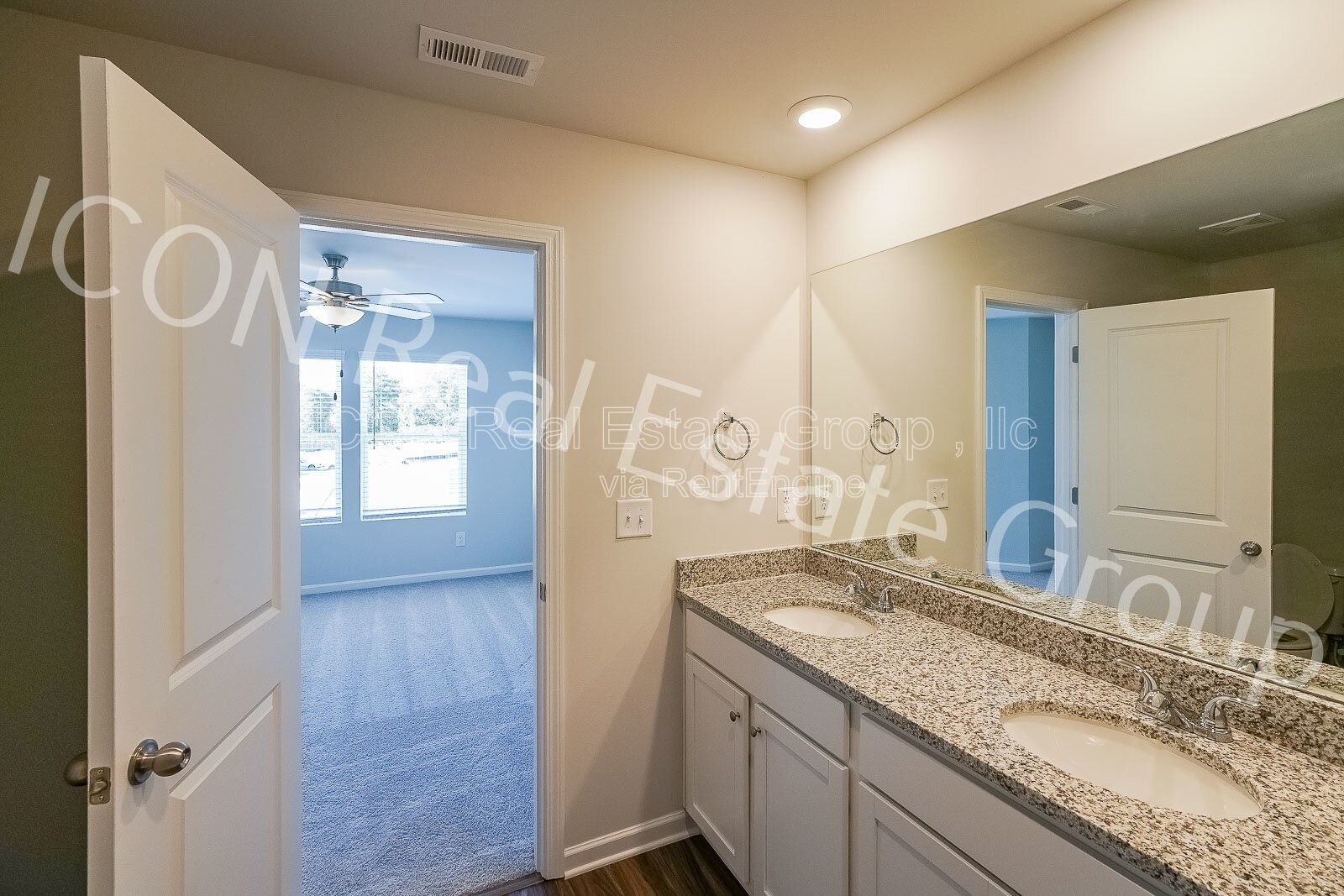 Beautiful 3-Bedroom Townhome with Modern Finishes & Prime Location! property image