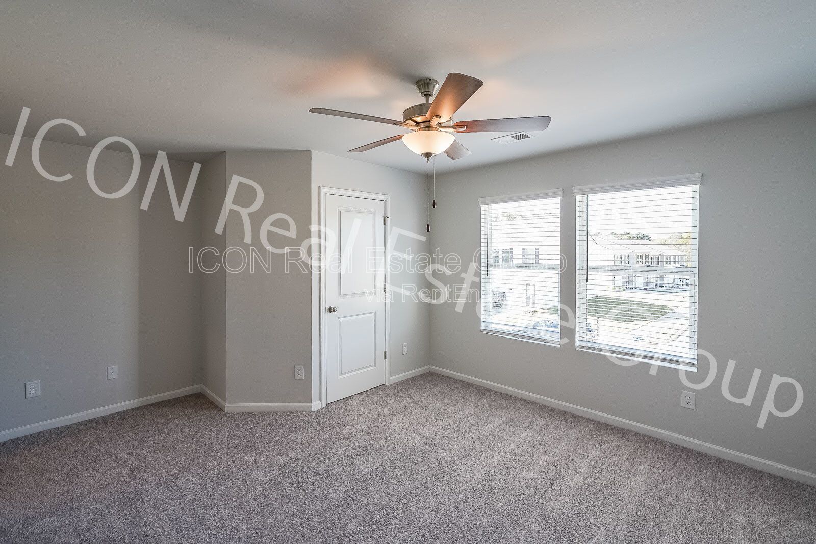 Beautiful 3-Bedroom Townhome with Modern Finishes & Prime Location! property image
