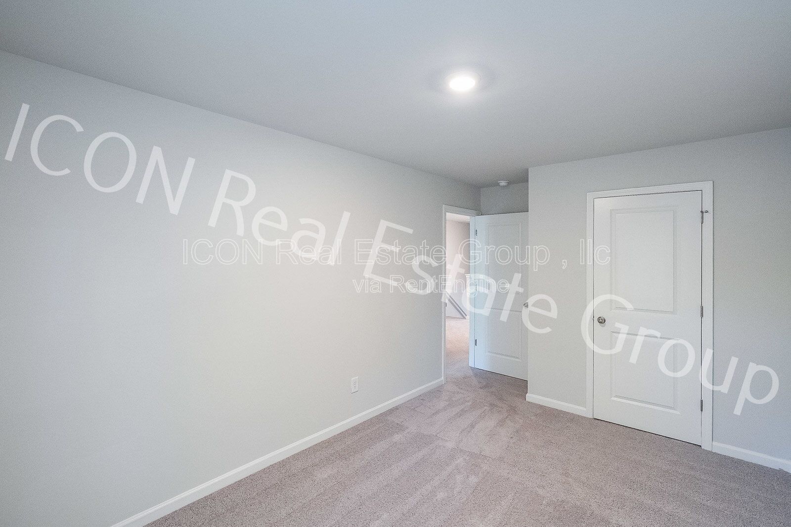 Beautiful 3-Bedroom Townhome with Modern Finishes & Prime Location! property image