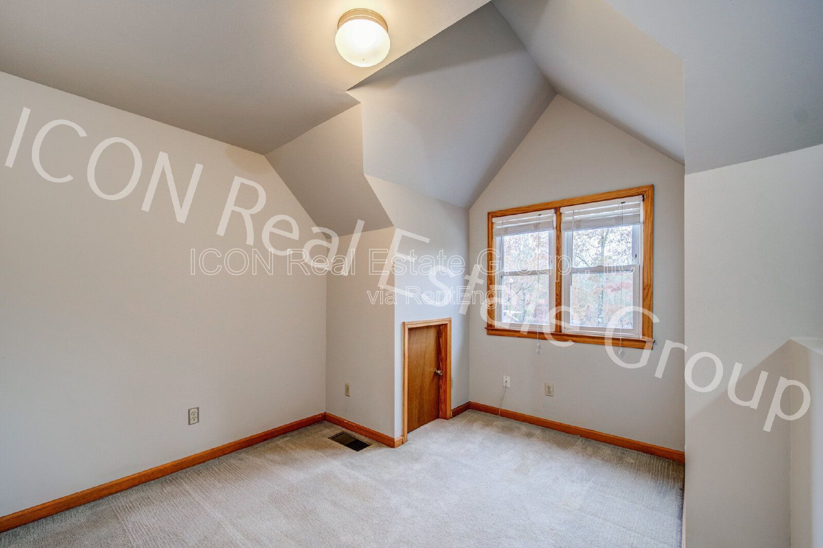 1/1.5 home in the country property image