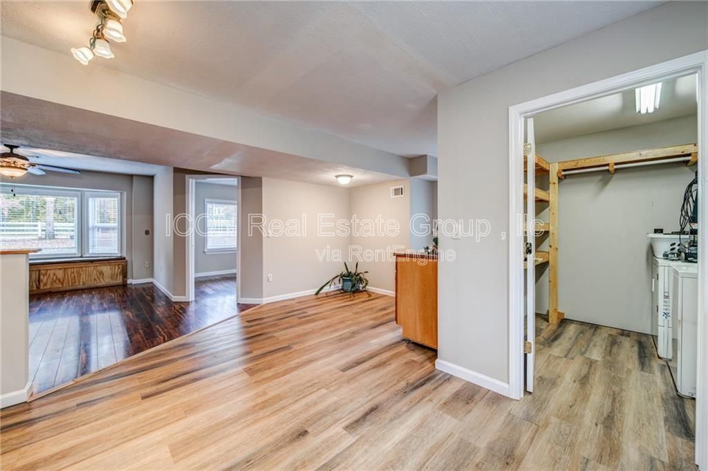 1/1.5 home in the country property image