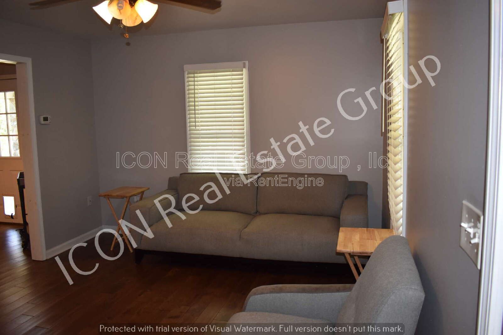 1/1 home with detached garage property image
