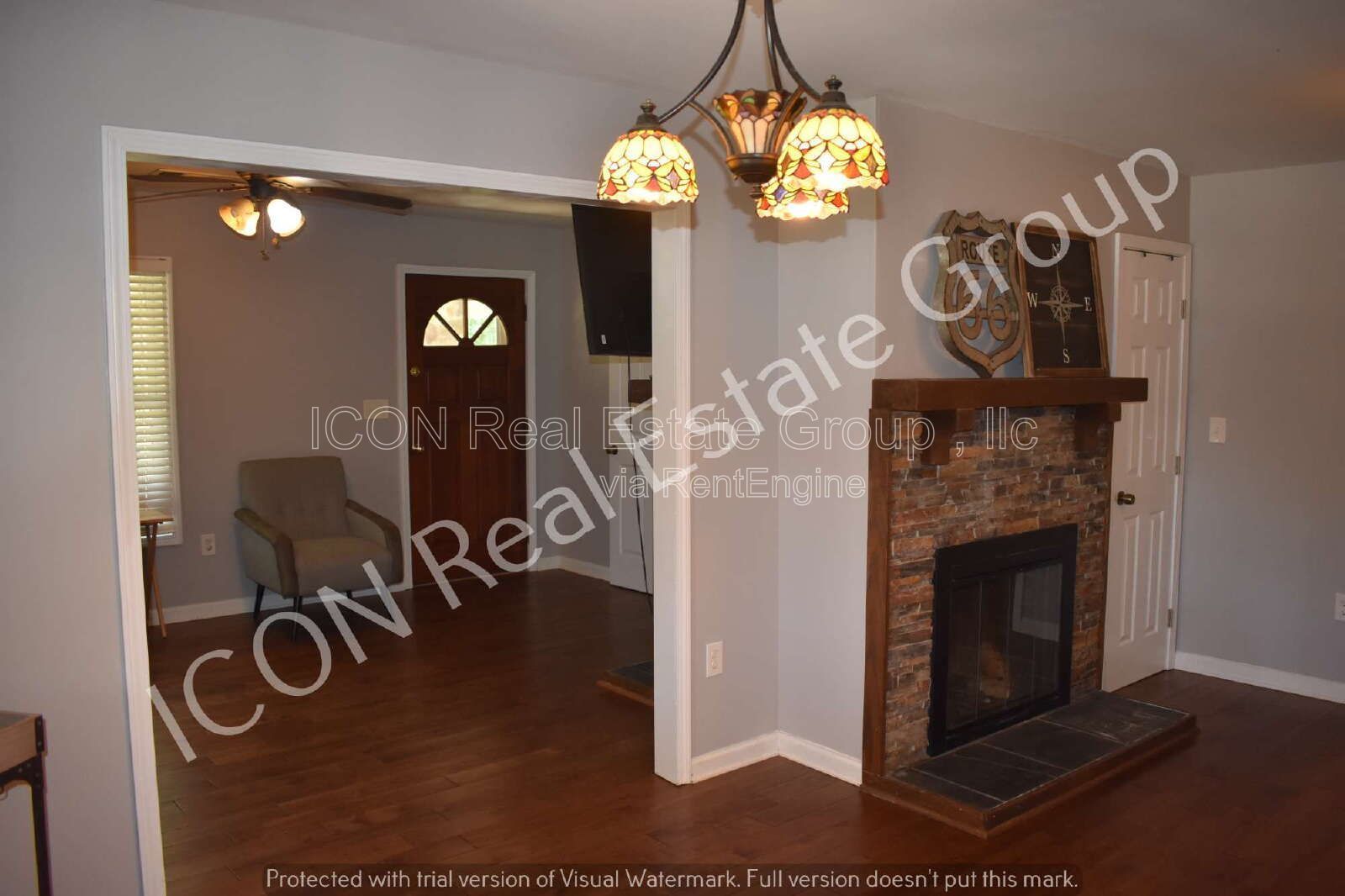 1/1 home with detached garage property image