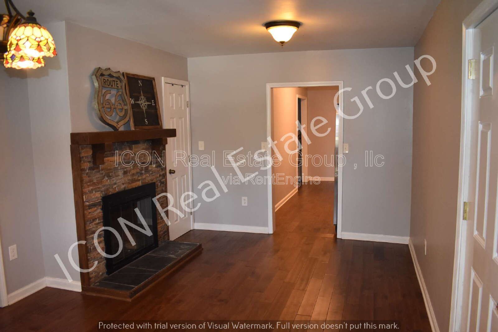 1/1 home with detached garage property image