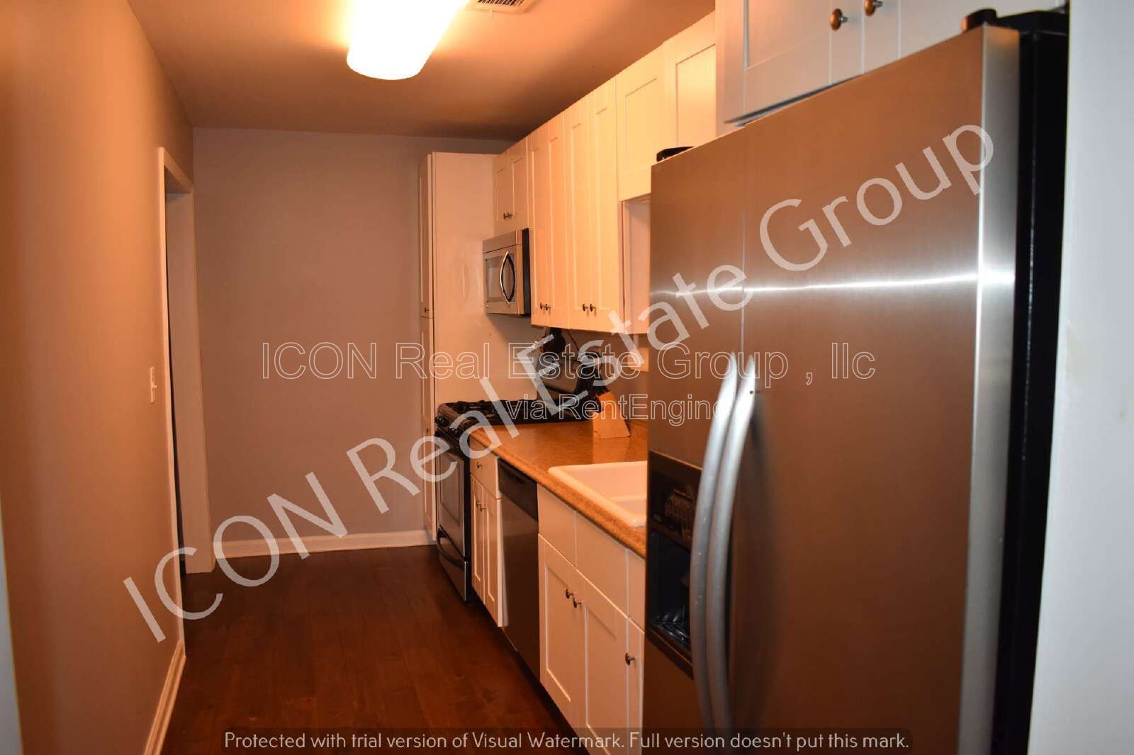 1/1 home with detached garage property image
