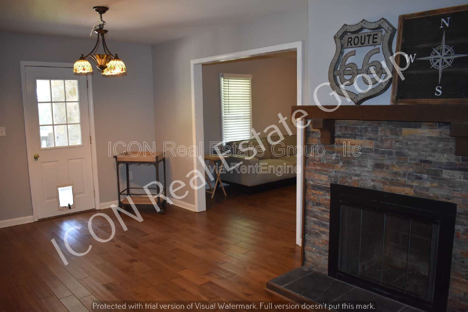 1/1 home with detached garage property image