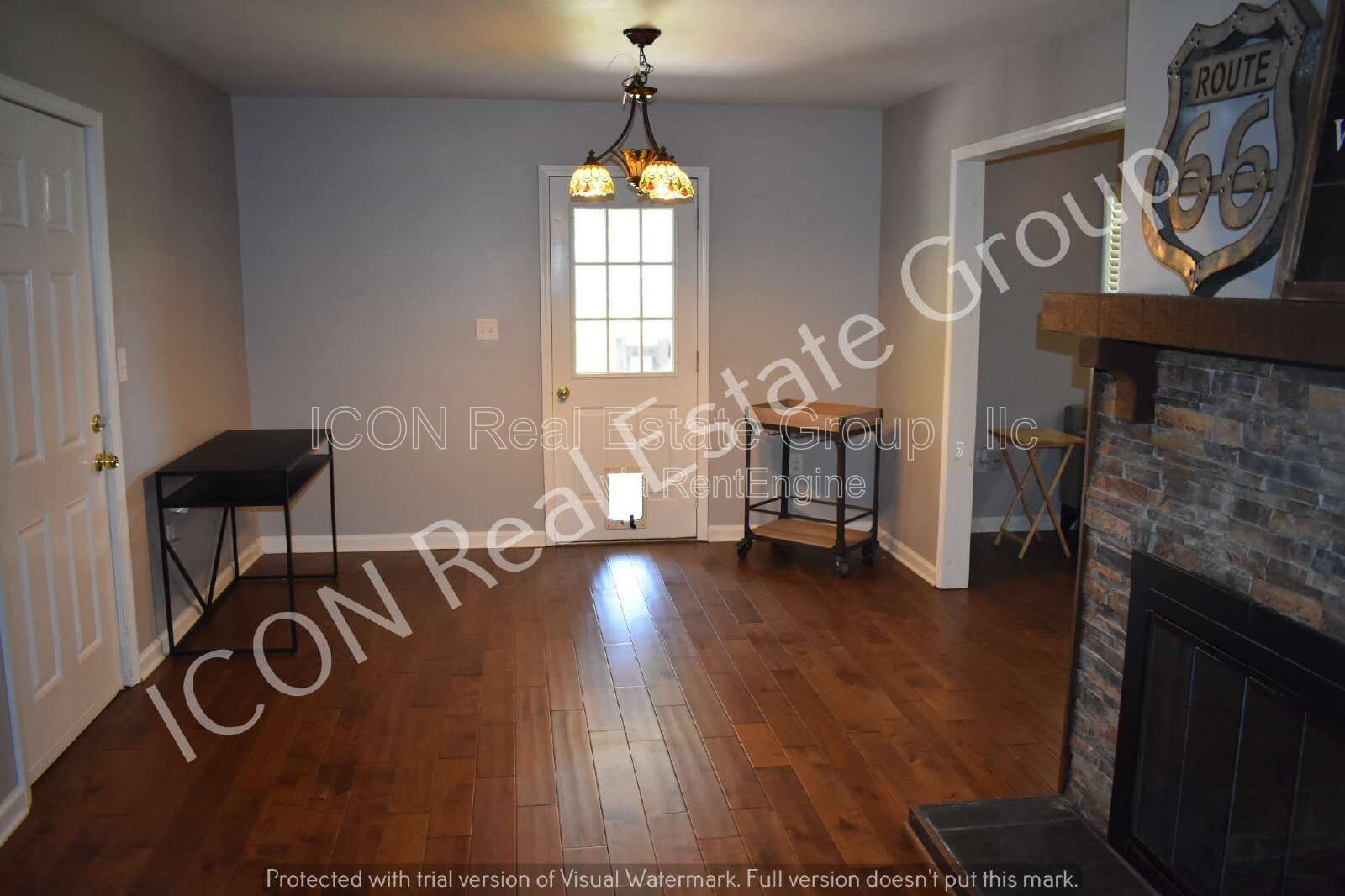 1/1 home with detached garage property image