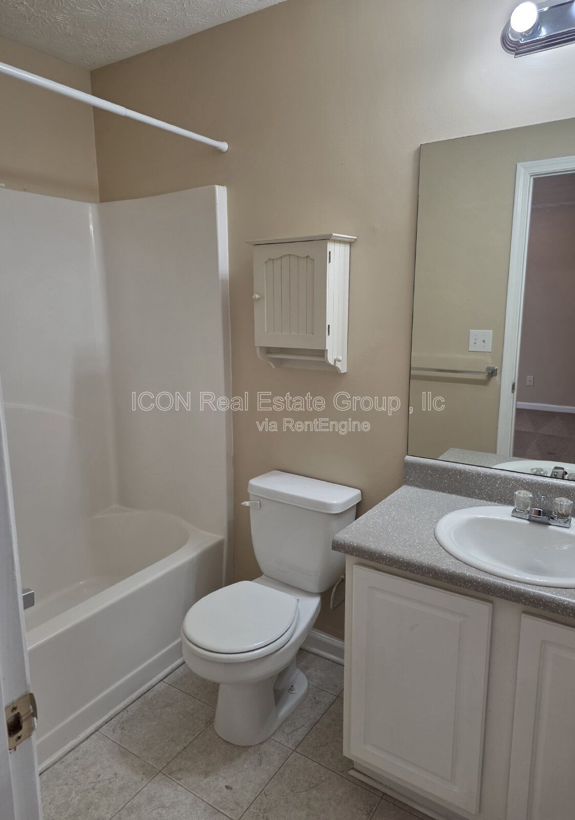 2/2 Townhome close to shopping and dining property image