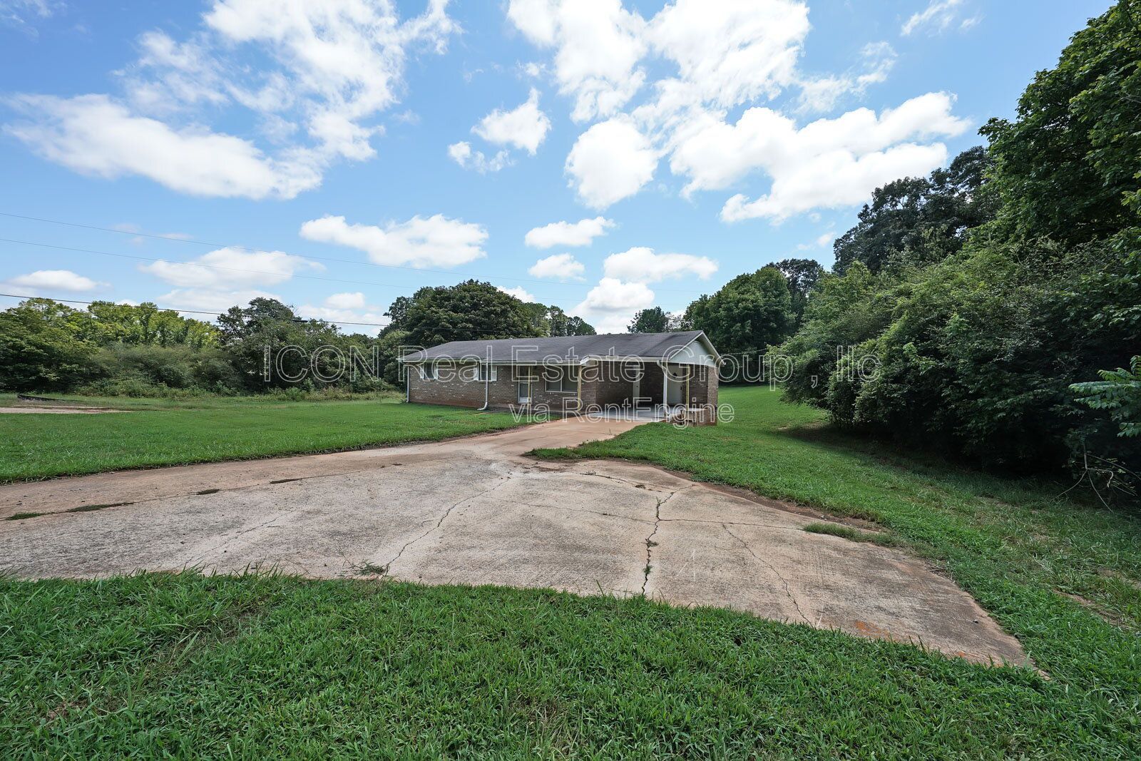 3/1 Ranch home on 4 Acres close to shopping and dining in Canton! property image