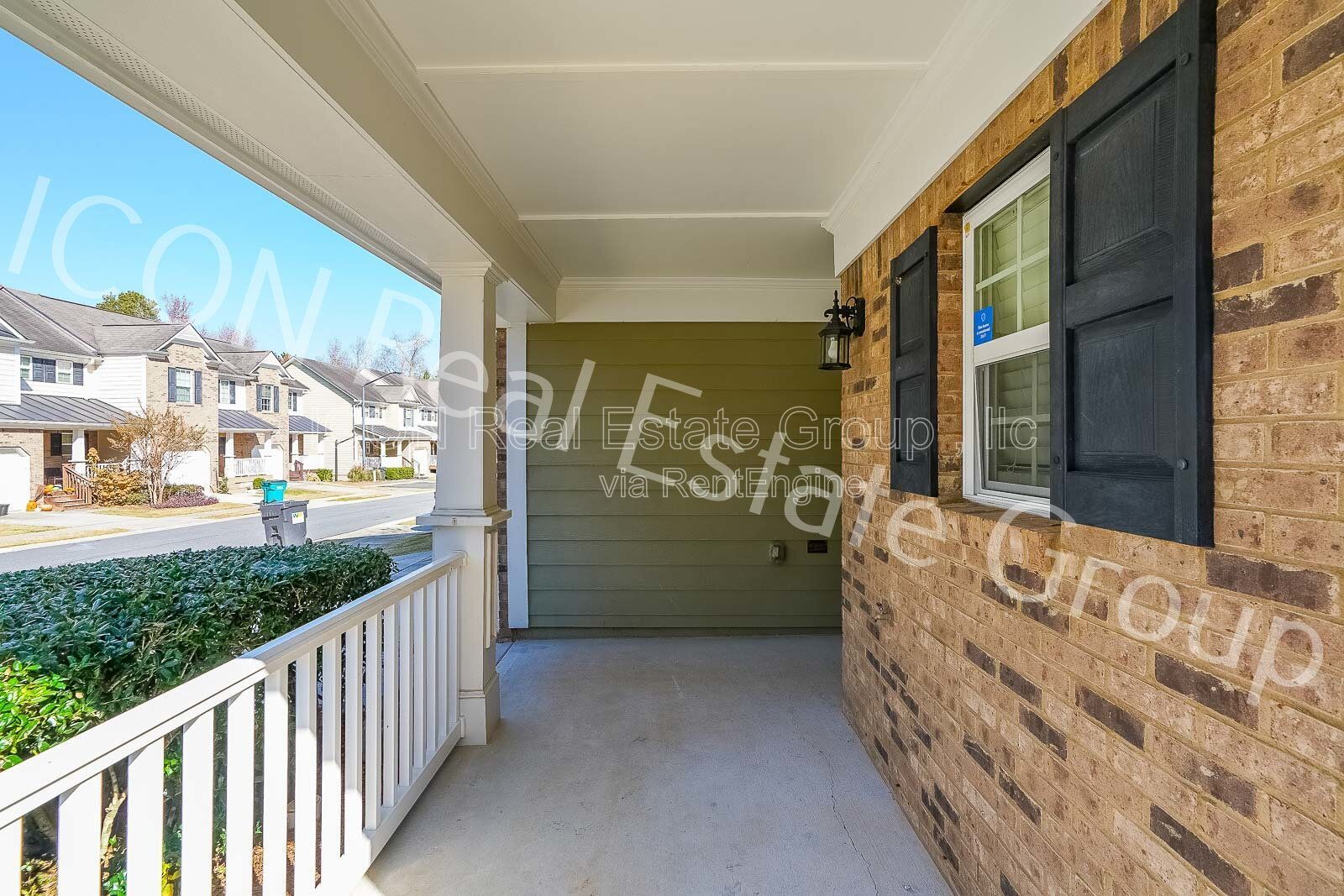 2/2.5 end unit townhome in Woodstock property image