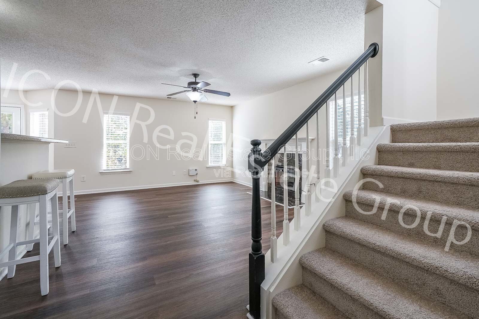 2/2.5 end unit townhome in Woodstock property image