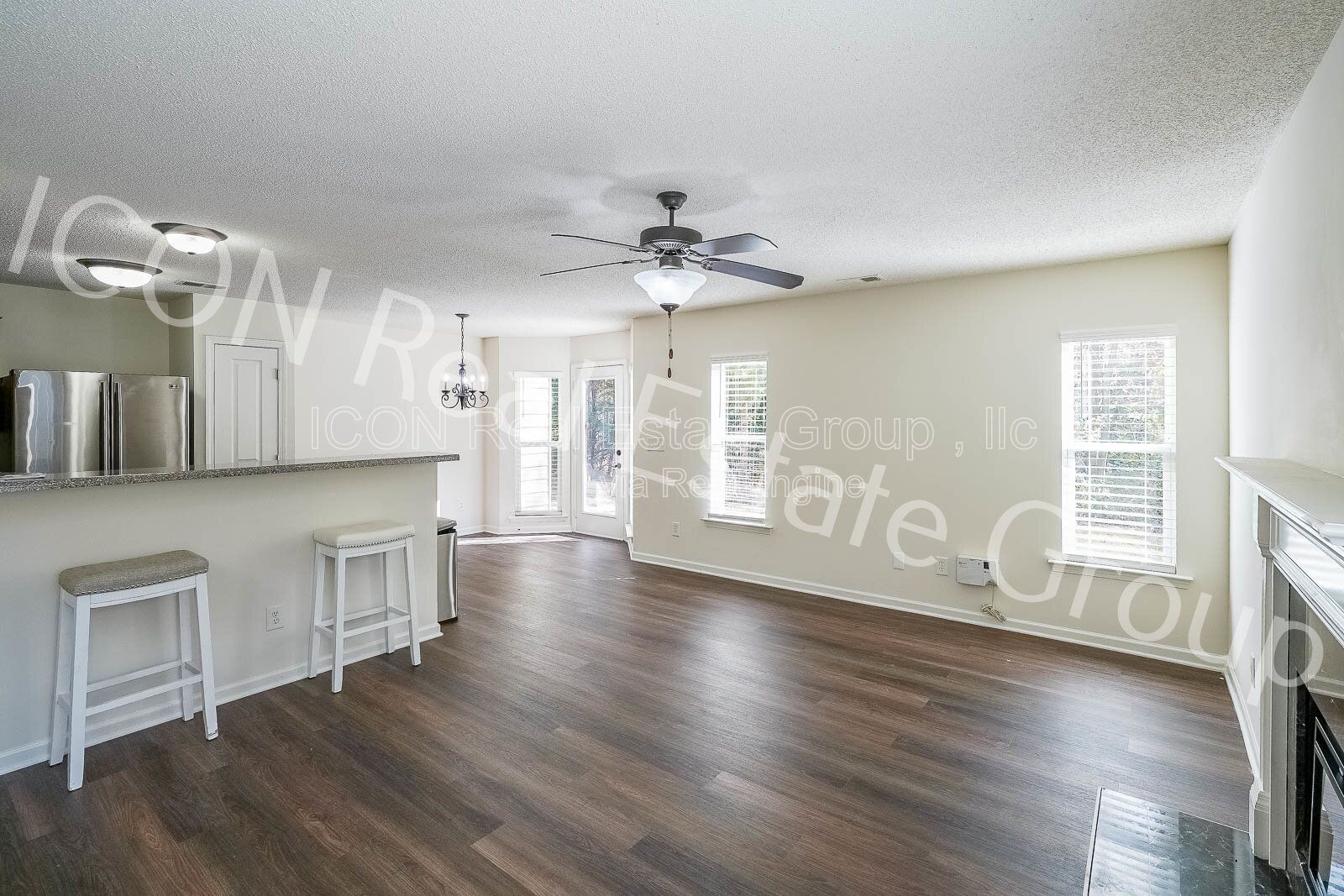 2/2.5 end unit townhome in Woodstock property image