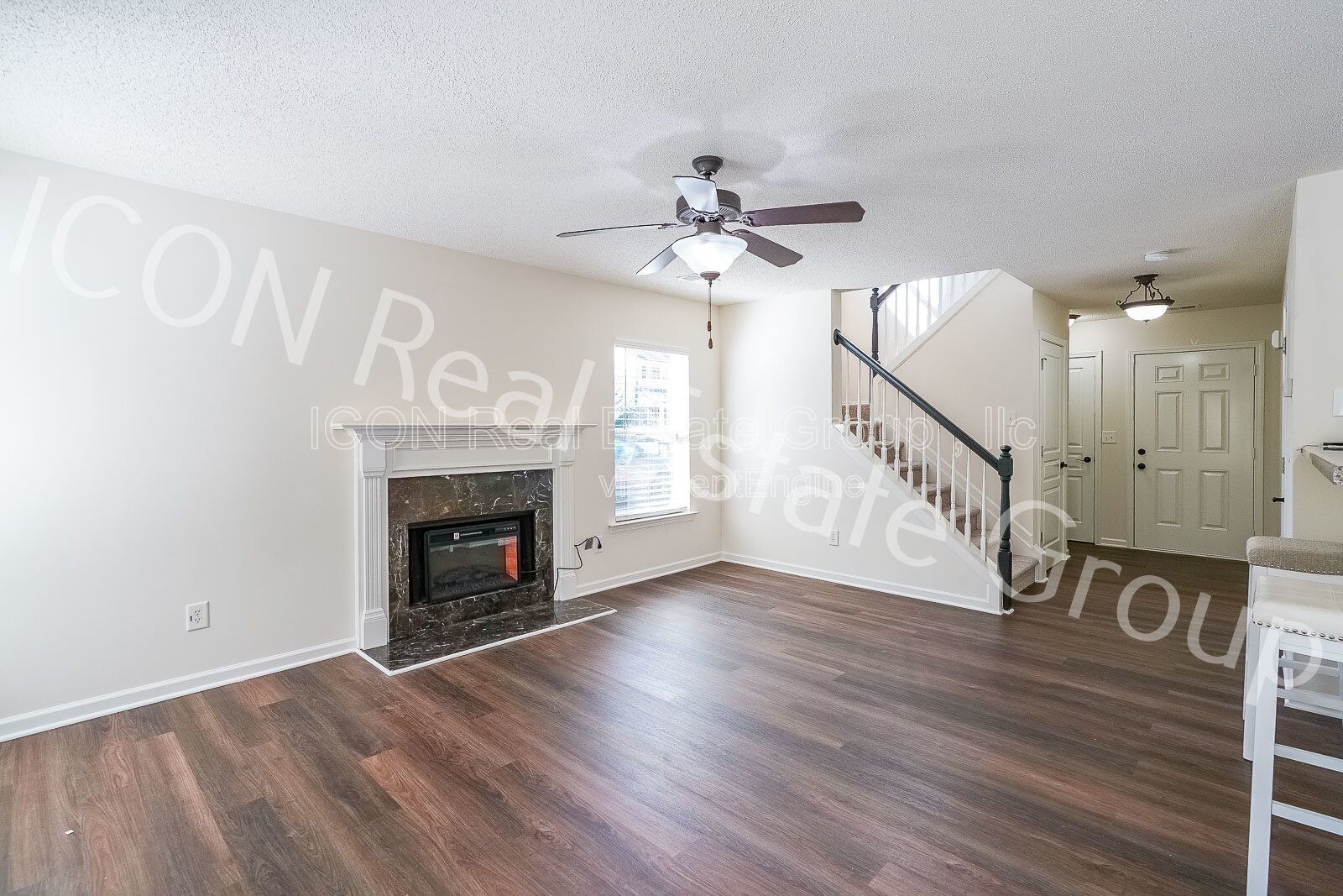2/2.5 end unit townhome in Woodstock property image