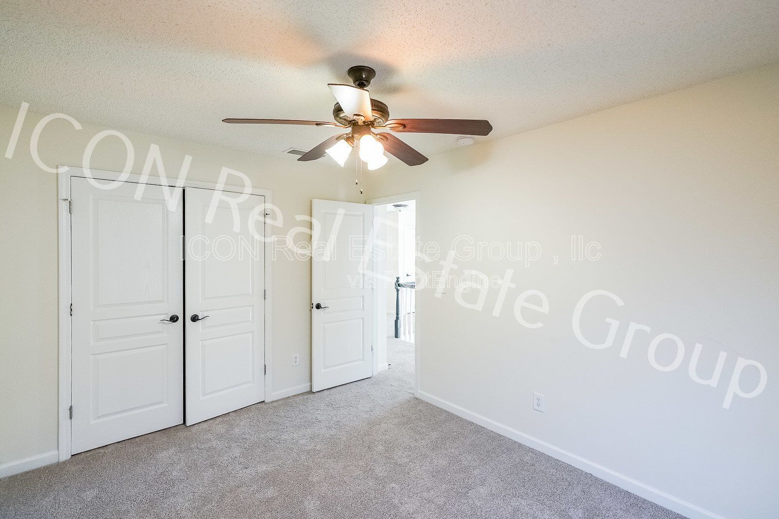 2/2.5 end unit townhome in Woodstock property image