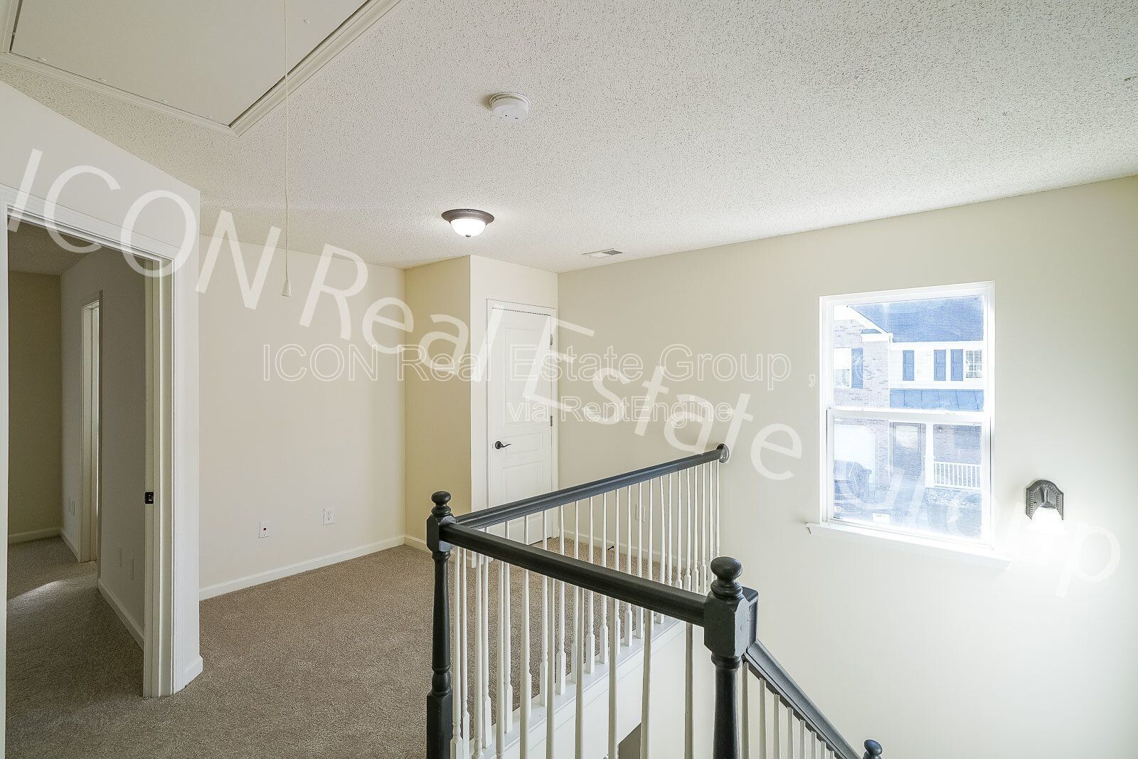 2/2.5 end unit townhome in Woodstock property image