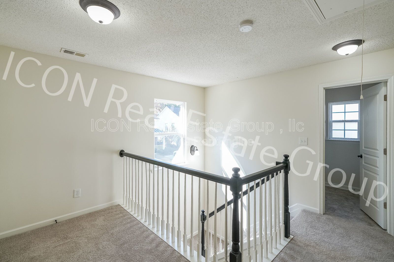 2/2.5 end unit townhome in Woodstock property image