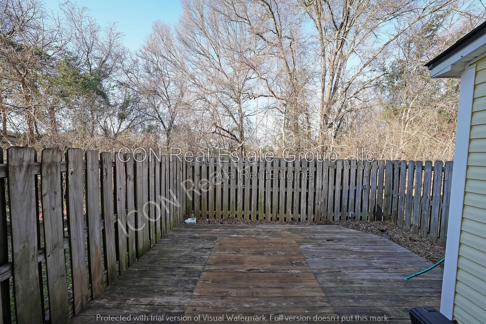 2/2.5 End unit town home close to dining and shopping property image