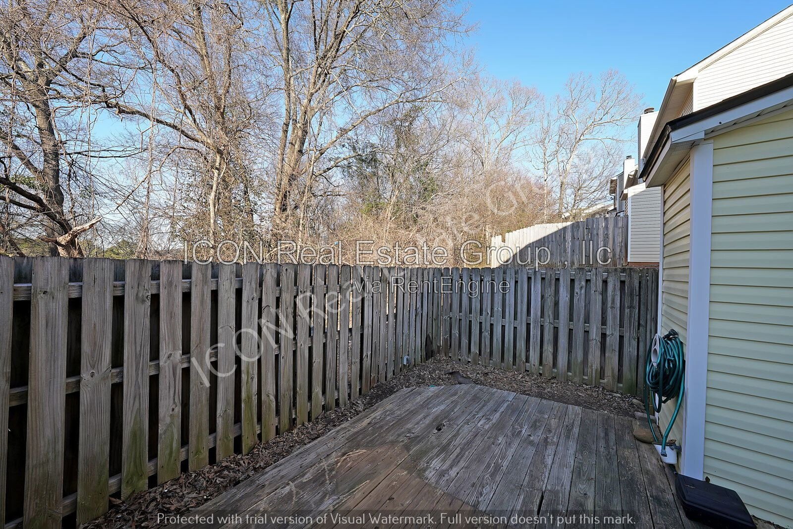 2/2.5 End unit town home close to dining and shopping property image