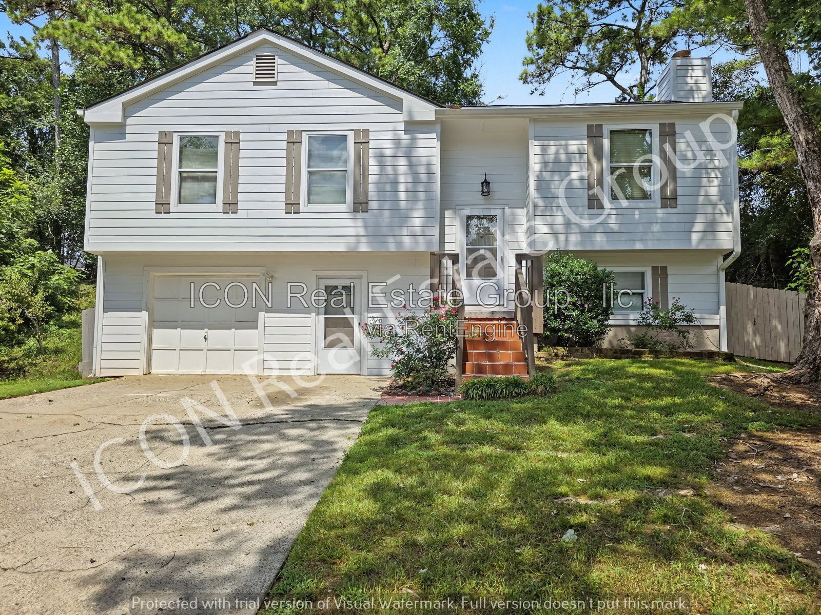 3 or4-Bed Family Home in Marietta with Spacious Layout & 2.5 Baths with fenced yard and cul de sac lot property image