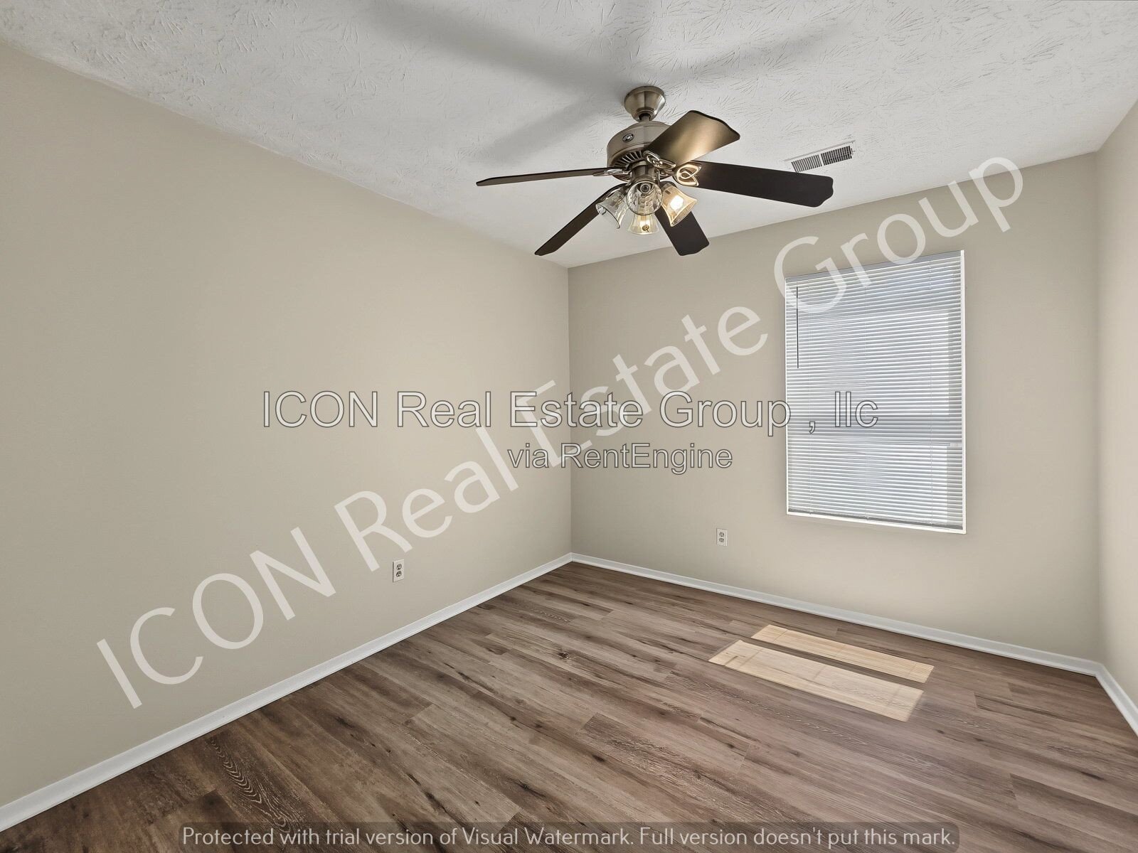 3 or4-Bed Family Home in Marietta with Spacious Layout & 2.5 Baths with fenced yard and cul de sac lot property image