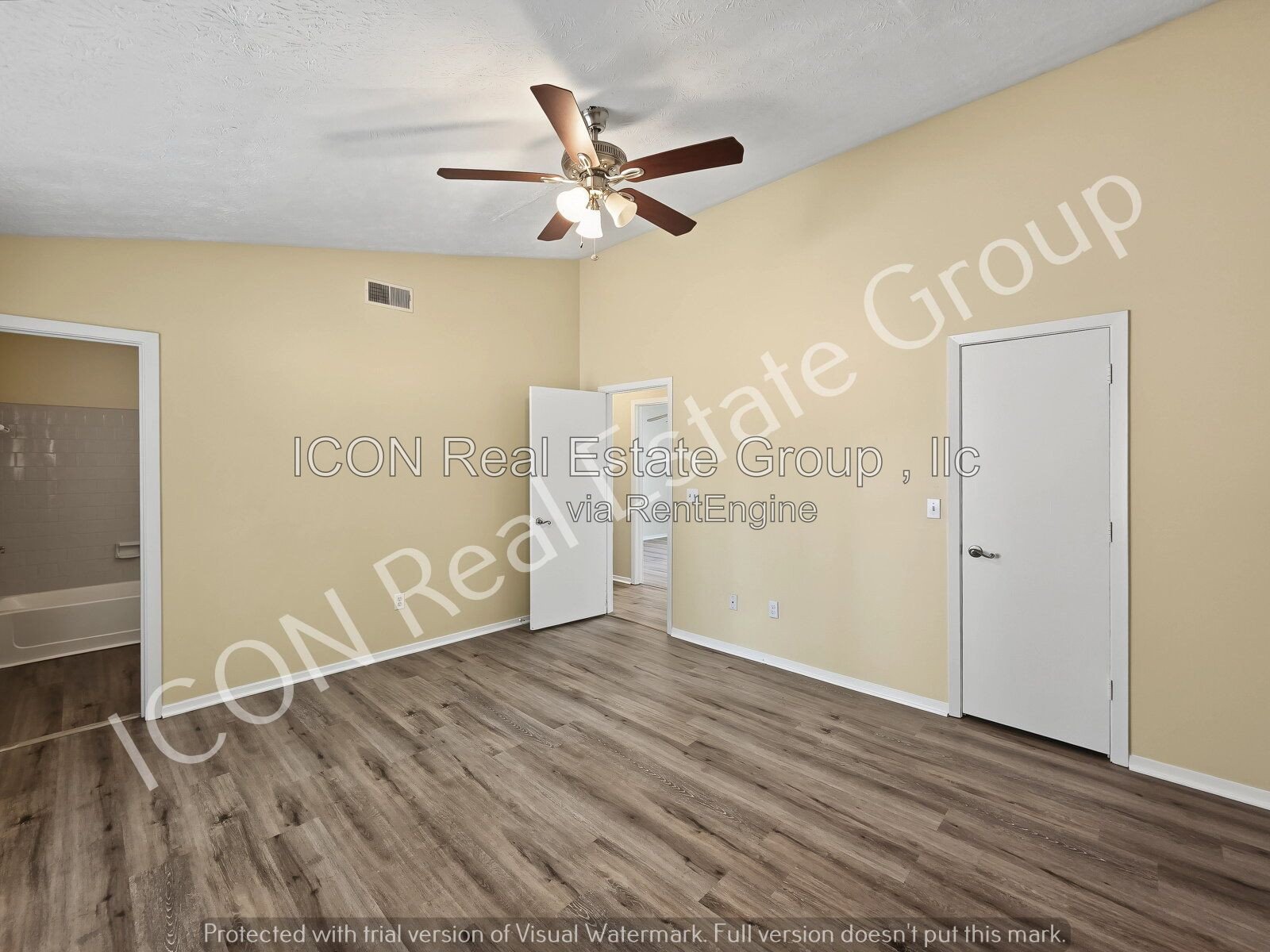 3 or4-Bed Family Home in Marietta with Spacious Layout & 2.5 Baths with fenced yard and cul de sac lot property image