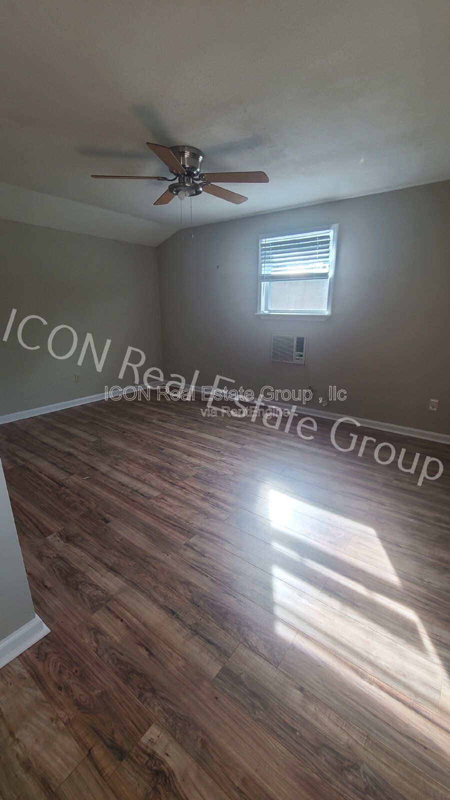 1/1 townhome in the county- property image