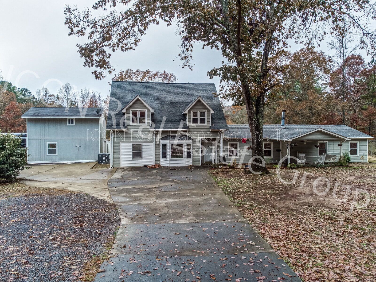 1/1 townhome in the county- property image