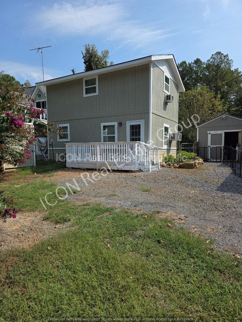 1/1 townhome in the county- property image